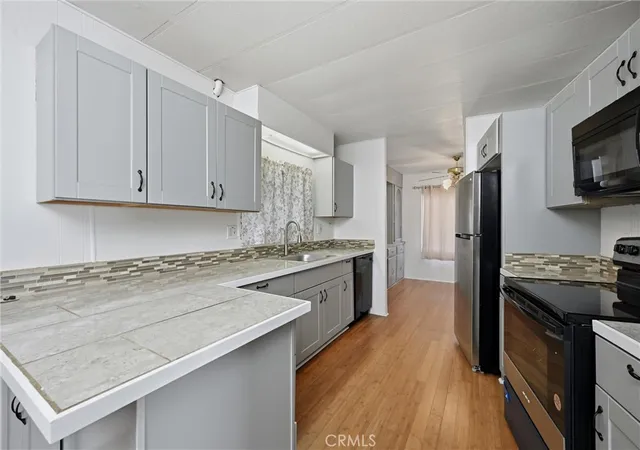 2nd image of 3562 Mountain View St, Clearlake, CA 95422 | MLS# LC26049336