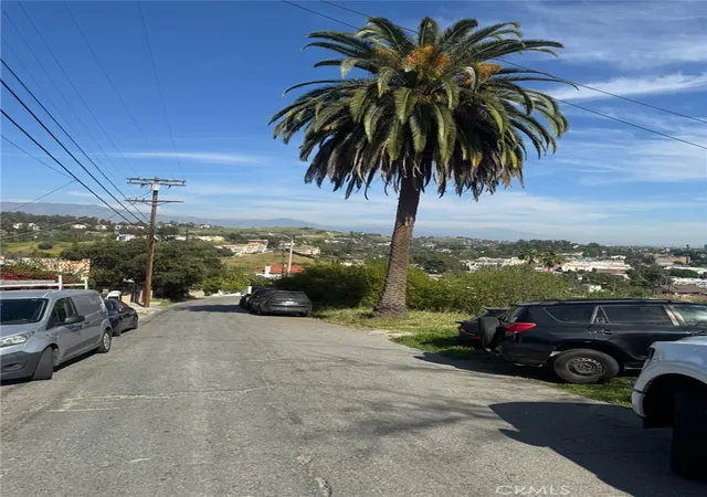 3rd image of 3439 Amethyst St, Los Angeles, CA 90032 | MLS# DW26051613