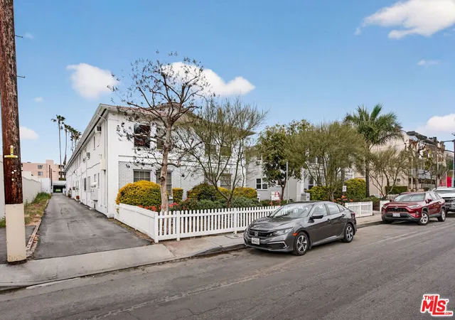 3rd image of 5223 Corteen Pl, Valley Village, CA 91607 | MLS# 26661965