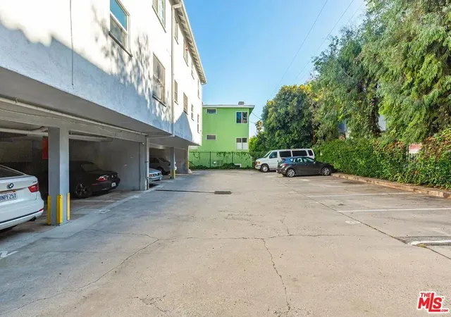 Homes for sale in West Hollywood, CA | 1429 Havenhurst Dr, West Hollywood, CA 90046 | MLS# 26661681