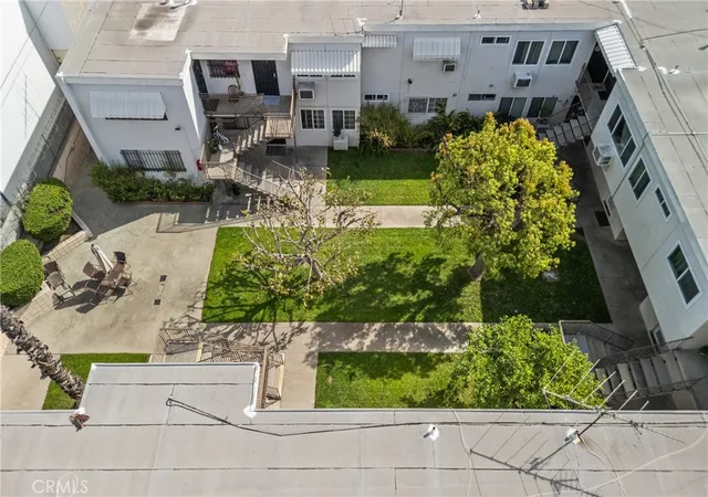 3rd image of 7137 Coldwater Canyon Ave #10, North Hollywood, CA 91605 | MLS# SR26051535