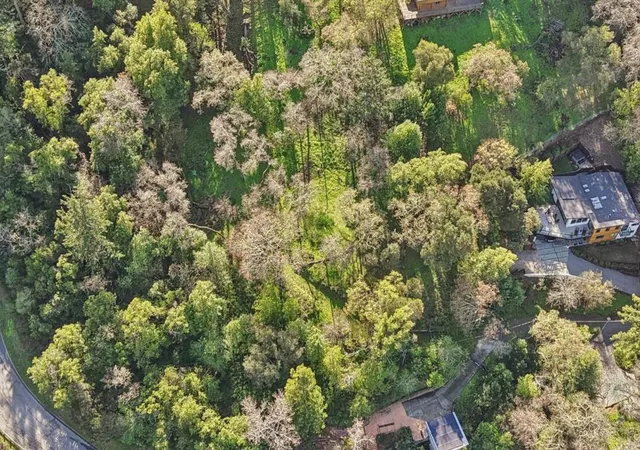 Photo 2 of Land for sale at 145 Foxwood Rd, Portola Valley, CA 94028 | MLS# ML82037840 | Listing updated on 2026-09-22