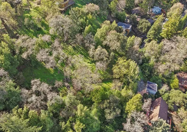 3rd image of 145 Foxwood Road Road, Portola Valley, CA 94028 | MLS# ML82037840