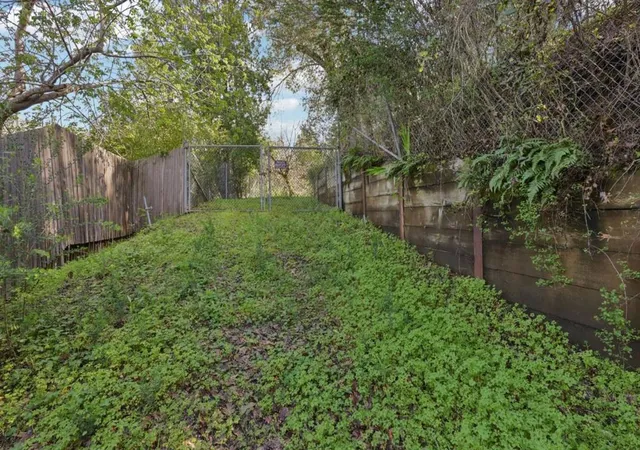 4th image of 145 Foxwood Road Road, Portola Valley, CA 94028 | MLS# ML82037840