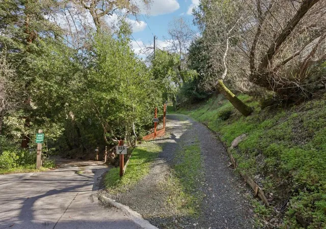 5th image of 145 Foxwood Road Road, Portola Valley, CA 94028 | MLS# ML82037840