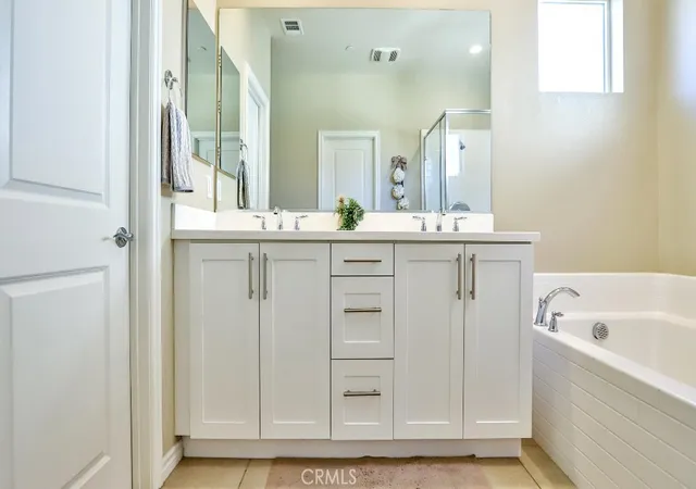 4th image of 4693 Holly, Long Beach, CA 90805 | MLS# DW26051930