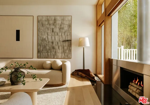 Photo 3 of Mansion for sale at 622 24th Street, Santa Monica, CA 90402 | MLS# 26650211 | Listing updated on 2026-10-05