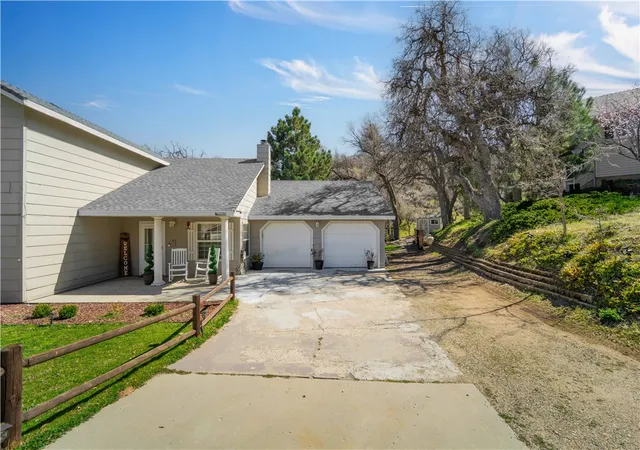Homes for sale in Tehachapi, CA | 22390 William Tell, Tehachapi, CA 93561 | MLS# SR26051981