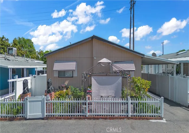 3rd image of 8681 Katella Ave #812, Stanton, CA 90680 | MLS# DW26051355