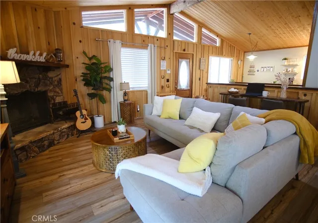 Photo 3 of Single family home for sale at 43354 Deer Cyn, Big Bear Lake, CA 92315 | MLS# IG26028053 | Listing updated on 2026-09-12