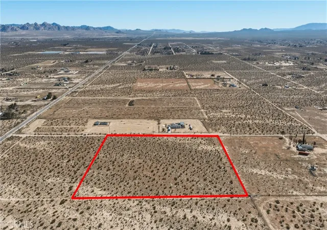 5th image of 10384 Locust, Lucerne Valley, CA 92356 | MLS# PW26051526
