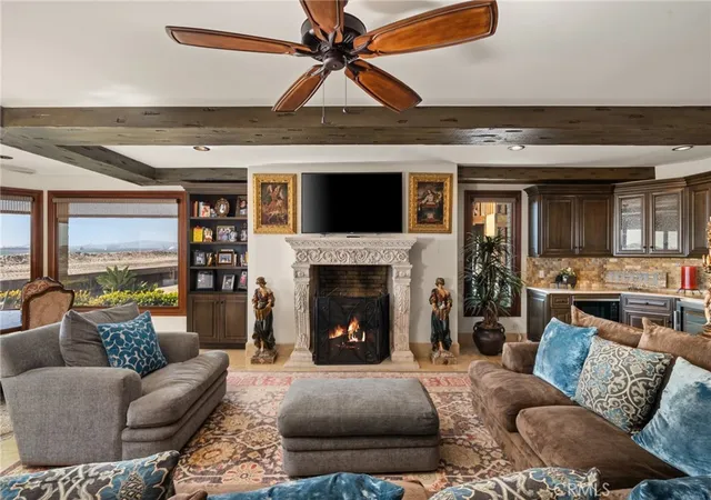 Photo 2 of Mansion for sale at 2 60th Place, Long Beach, CA 90803 | MLS# DW26051587 | Listing updated on 2026-09-30