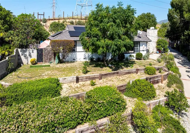 3rd image of 10557 Mahoney, Sunland, CA 91040 | MLS# BB26051437