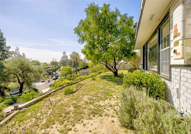 4th image of 10557 Mahoney, Sunland, CA 91040 | MLS# BB26051437