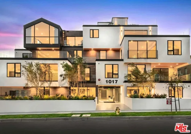 2nd image of 1017 N Croft Ave #203, Los Angeles, CA 90069 | MLS# 26662143