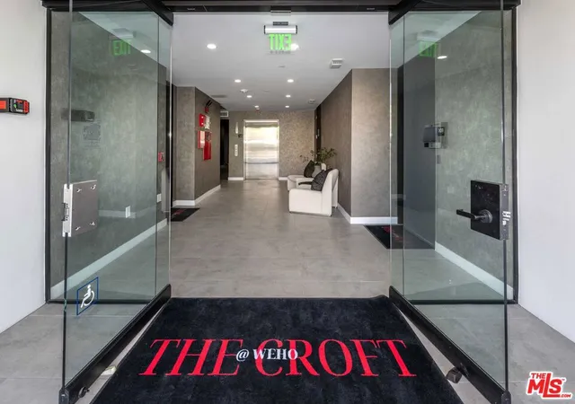 3rd image of 1017 N Croft Ave #203, Los Angeles, CA 90069 | MLS# 26662143