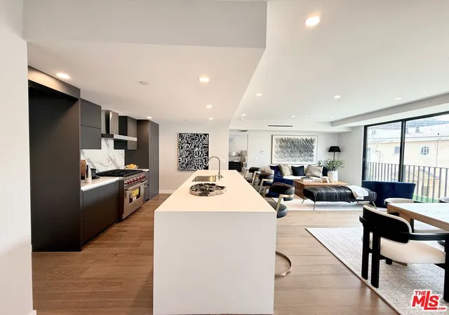 4th image of 1017 N Croft Ave #203, Los Angeles, CA 90069 | MLS# 26662143