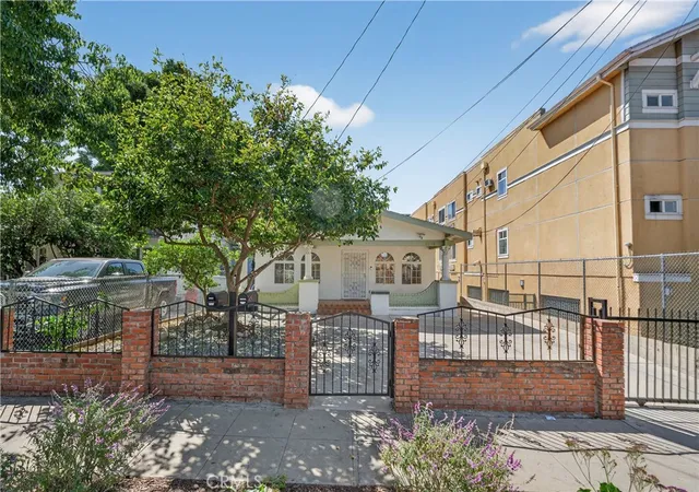 3rd image of 3538 London, Los Angeles, CA 90026 | MLS# PW26052420