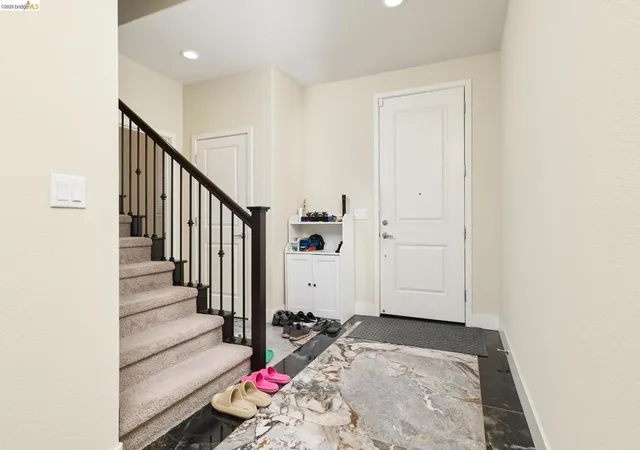Photo 2 of Single family home for sale at 5532 Promontory Way, Antioch, CA 94531 | MLS# 41126611 | Listing updated on 2026-09-30