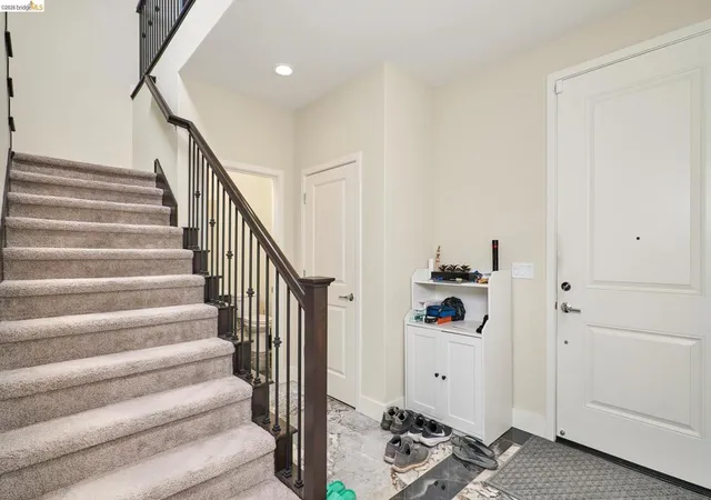 Photo 3 of Single family home for sale at 5532 Promontory Way, Antioch, CA 94531 | MLS# 41126611 | Listing updated on 2026-09-30