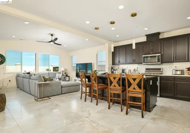 Photo 3 of Single family home for sale at 5532 Promontory Way, Antioch, CA 94531 | MLS# 41126611 | Listing updated on 2026-09-30