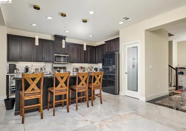 Photo 4 of Single family home for sale at 5532 Promontory Way, Antioch, CA 94531 | MLS# 41126611 | Listing updated on 2026-09-30
