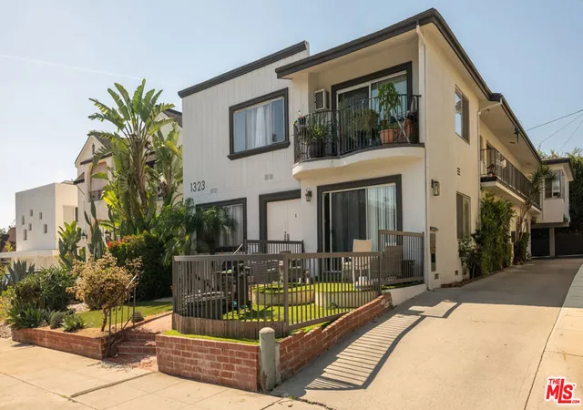 1st image of 1323 S Ridgeley Dr, Los Angeles, CA 90019 | MLS# 26658983