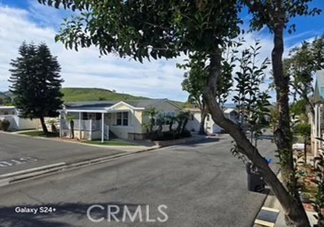 4th image of 195 Tierra Rejada #29, Simi Valley, CA 93065 | MLS# BB26049888