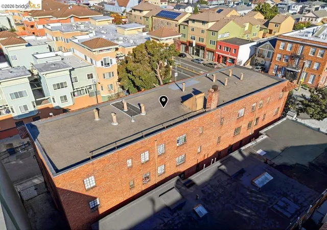Listing Photo 4 - Condo for sale in building located at 1290 26th Ave, Oakland, CA 94601