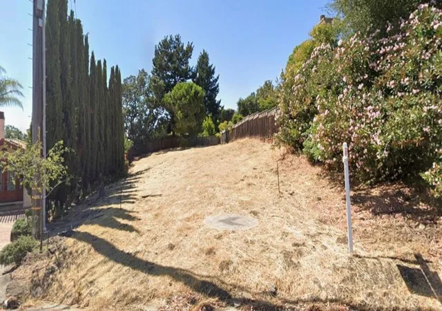 Photo 3 of Land for sale at 3923 Lakemead Way, Redwood City, CA 94062 | MLS# ML82038043 | Listing updated on 2026-06-29