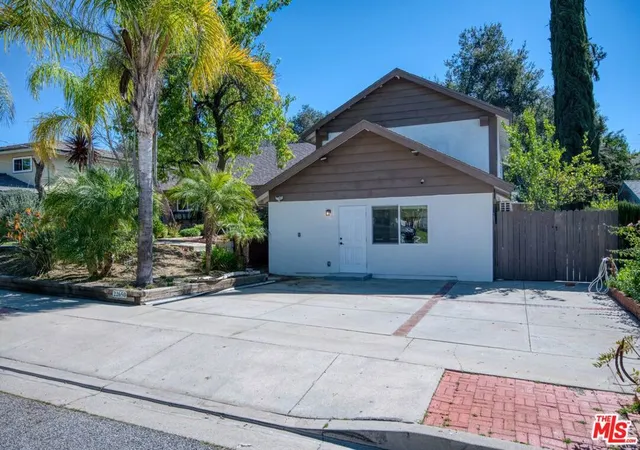 Homes for sale in Calabasas, CA | 22650 Jameson Dr, Calabasas, CA 91302 | MLS# 26658179