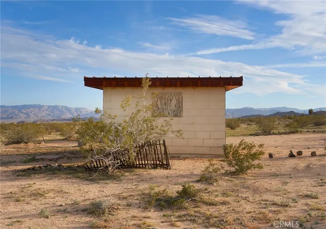2nd image of 77 Copper Moon Ln, Joshua Tree, CA 92252 | MLS# JT26050085