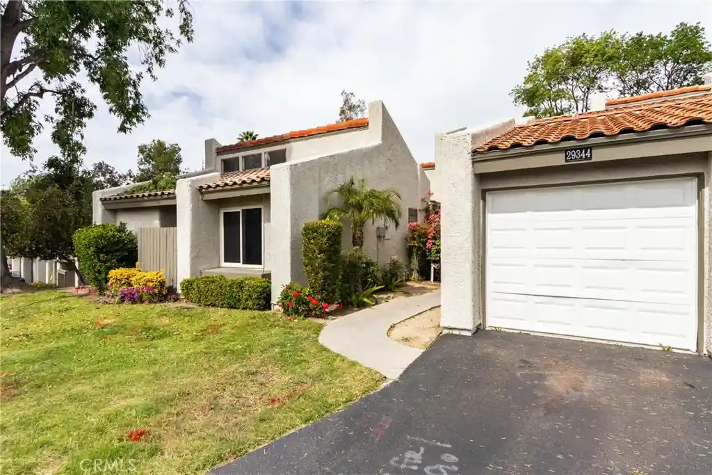 Listing Photo 1 - Condo for sale in 29344 Via Frontera located at 29344 Via Frontera, Murrieta, CA 92563 - Unit 29344 Via Frontera