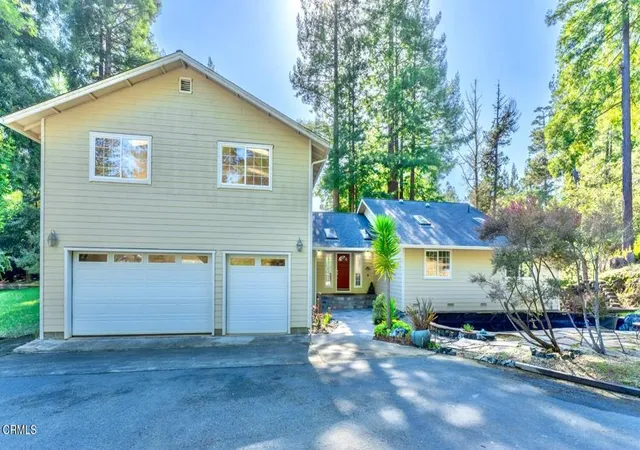 2nd image of 18940 Timber Pointe Dr, Fort Bragg, CA 95437 | MLS# C1-11290