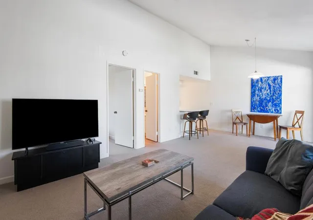 Listing Photo 5 - Condo for sale in building located at 351 N Hermosa Dr, Palm Springs, CA 92262 - Unit #4b2