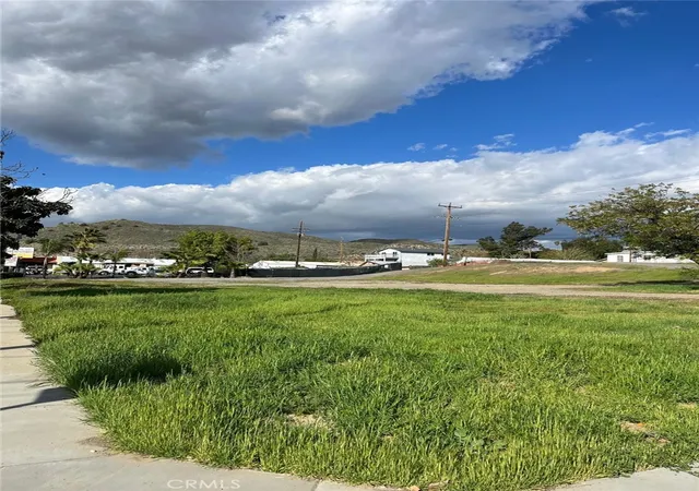 1st image of 402 N Main, Lake Elsinore, CA 92530 | MLS# IV26053396