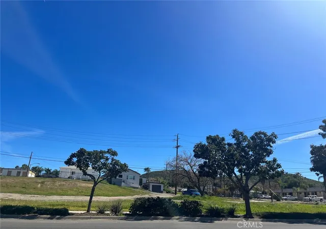 2nd image of 402 N Main, Lake Elsinore, CA 92530 | MLS# IV26053396
