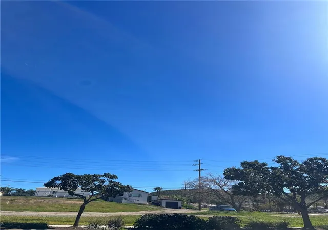 3rd image of 402 N Main, Lake Elsinore, CA 92530 | MLS# IV26053396