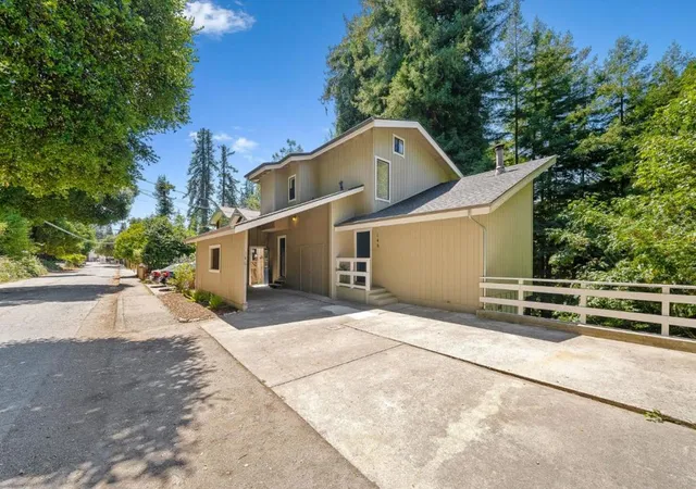 Photo 3 of Single family home for sale at 146 Aptos School Rd, Aptos, CA 95003 | MLS# ML82038100 | Listing updated on 2026-09-30