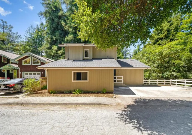 Photo 3 of Single family home for sale at 146 Aptos School Rd, Aptos, CA 95003 | MLS# ML82038100 | Listing updated on 2026-09-30