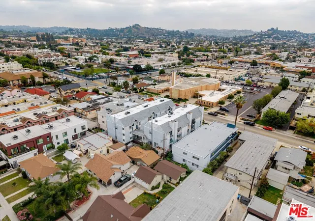 2nd image of 1121 E Wilson Ave, Glendale, CA 91206