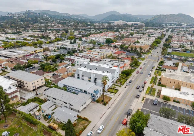 37th image of 1121 E Wilson Ave #12, Glendale, CA 91206 | MLS# 26662993