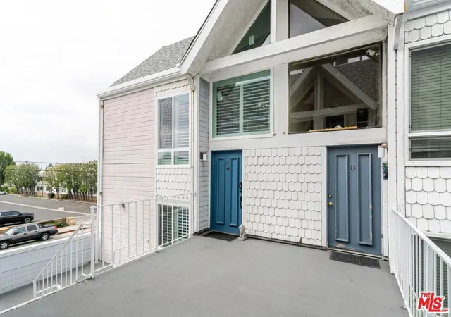 3rd image of 1121 E Wilson Ave, Glendale, CA 91206