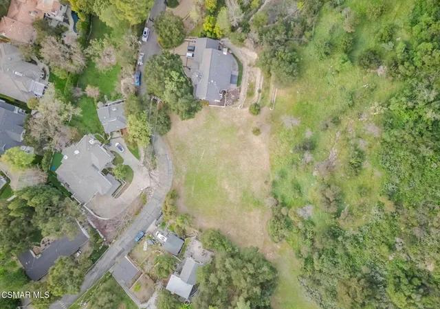 4th image of 42 Upper Lake Rd, Lake Sherwood, CA 91361 | MLS# 226001119
