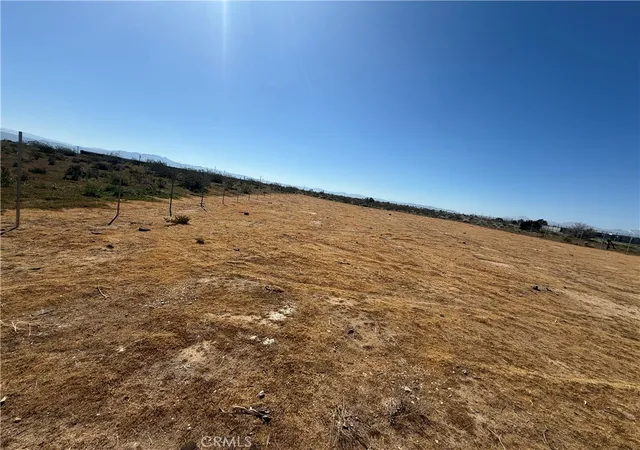 5th image of 1 Lemon, Hesperia, CA 92345 | MLS# DW26053628