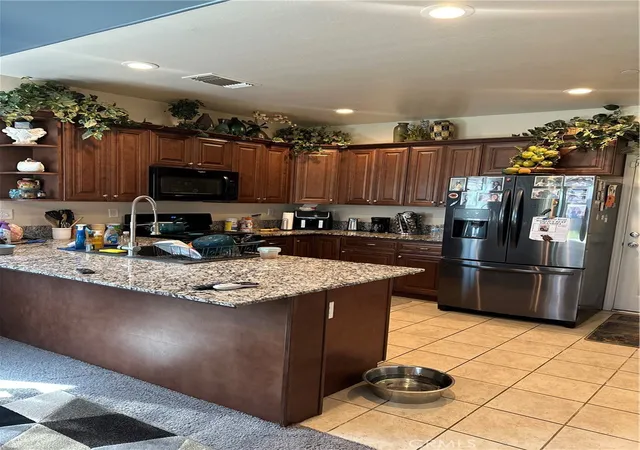 5th image of 1611 Brea St, Bakersfield, CA 93307 | MLS# DW26052008