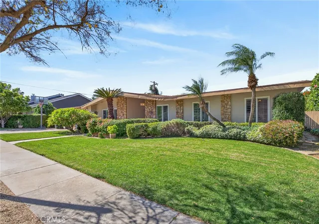 Homes for sale in Riverside, CA | 5305 Bardwell, Riverside, CA 92506 | MLS# IV26053803
