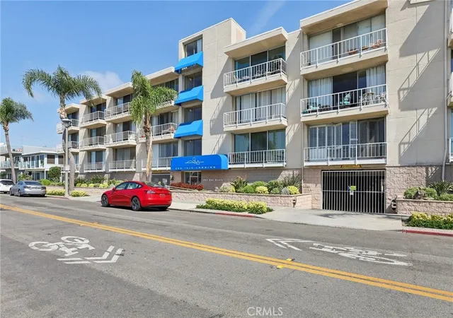 Homes for sale in Long Beach, CA | 383 Bay Shore Avenue, Long Beach, CA 90803 | Houzeo