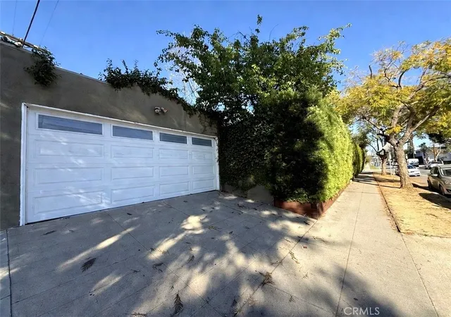 31st image of 1901 N Catalina, Los Angeles, CA 90027 | MLS# SR26054018