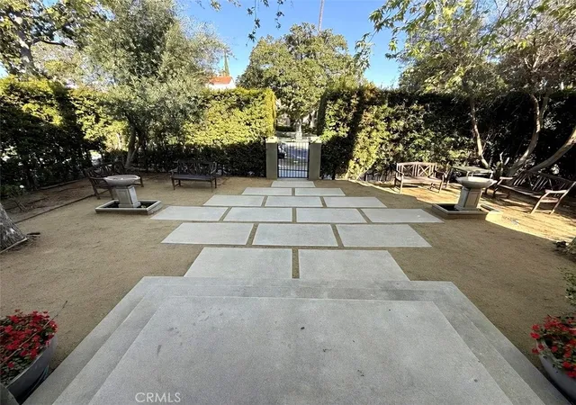 4th image of 1901 N Catalina, Los Angeles, CA 90027 | MLS# SR26054018